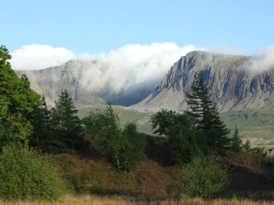 Pandy Farmhouse - Panoramic Mountain Views Within Snowdonia'S National Park - 4X4 Recommended Долгеллау Экстерьер фото