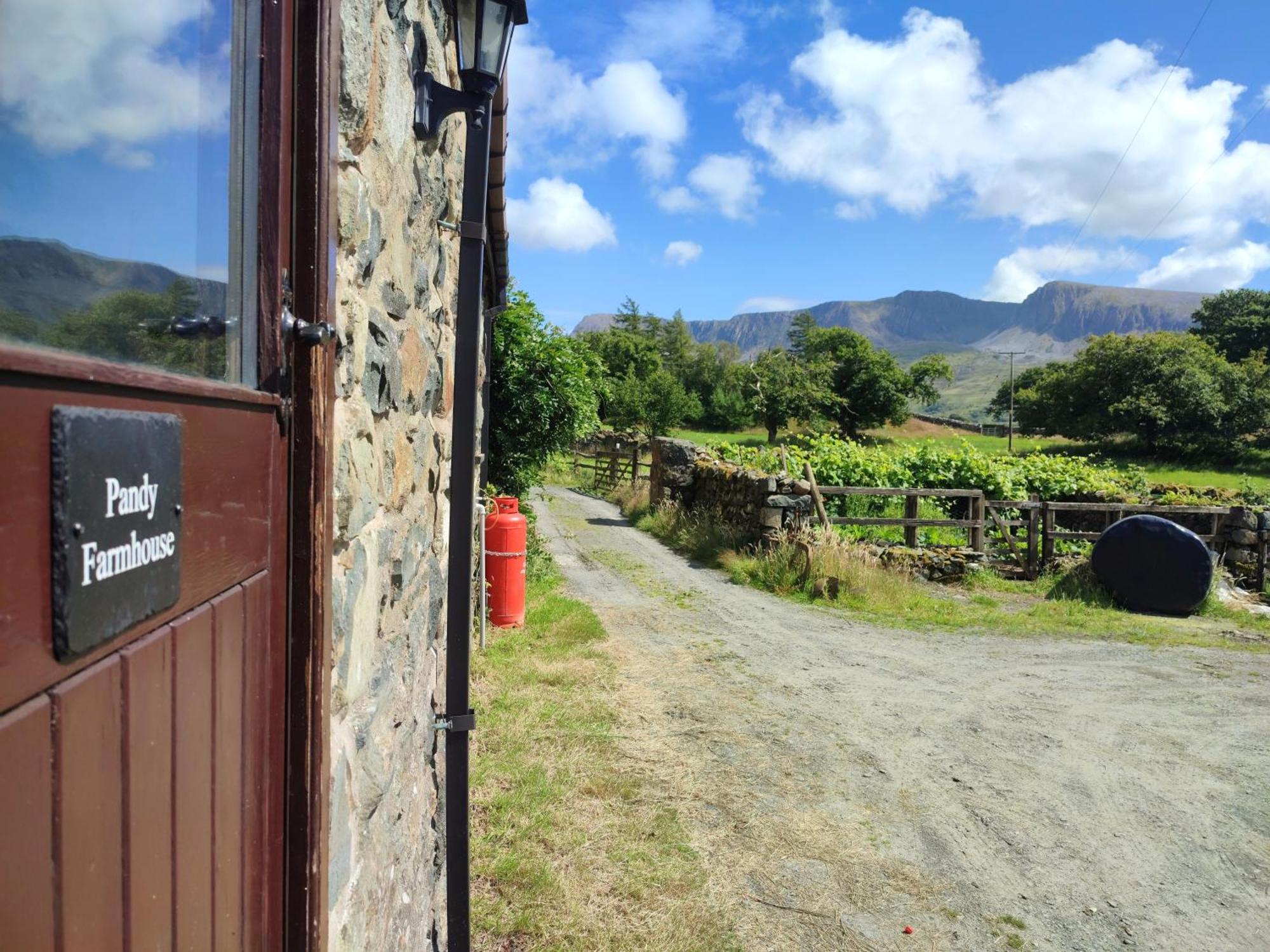 Pandy Farmhouse - Panoramic Mountain Views Within Snowdonia'S National Park - 4X4 Recommended Долгеллау Экстерьер фото